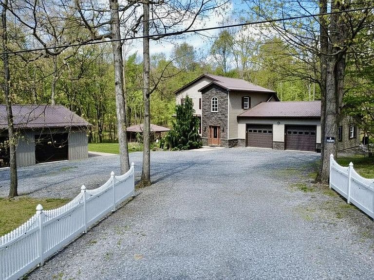 Listing photo 4