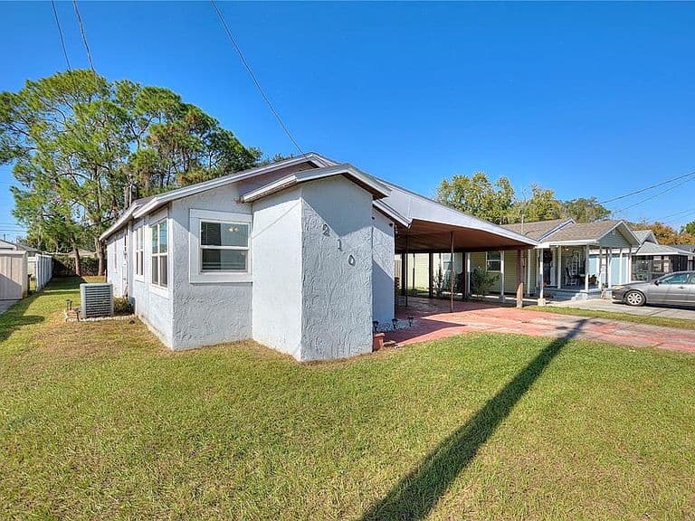 Listing photo 3