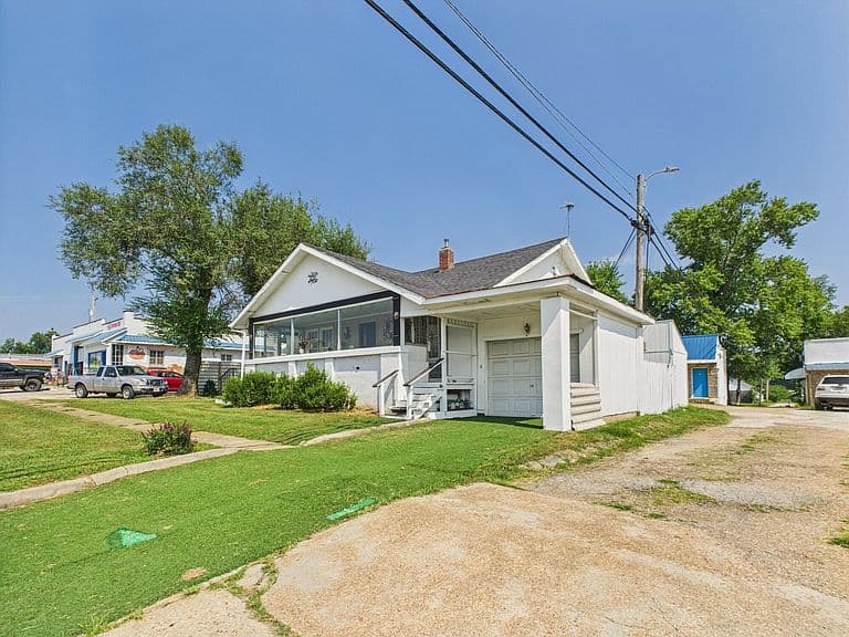 Listing photo 4