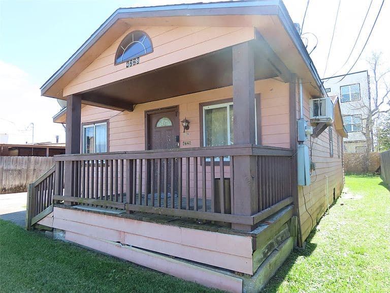Listing photo 4