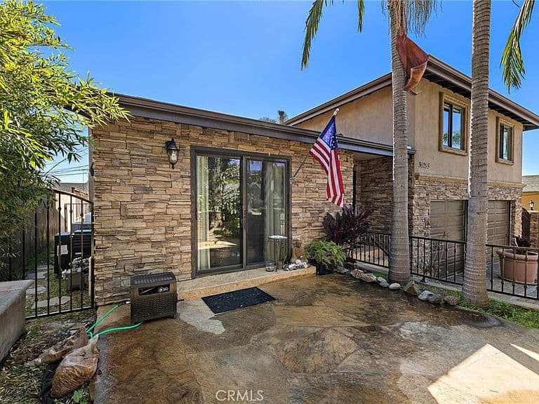 Listing photo 4