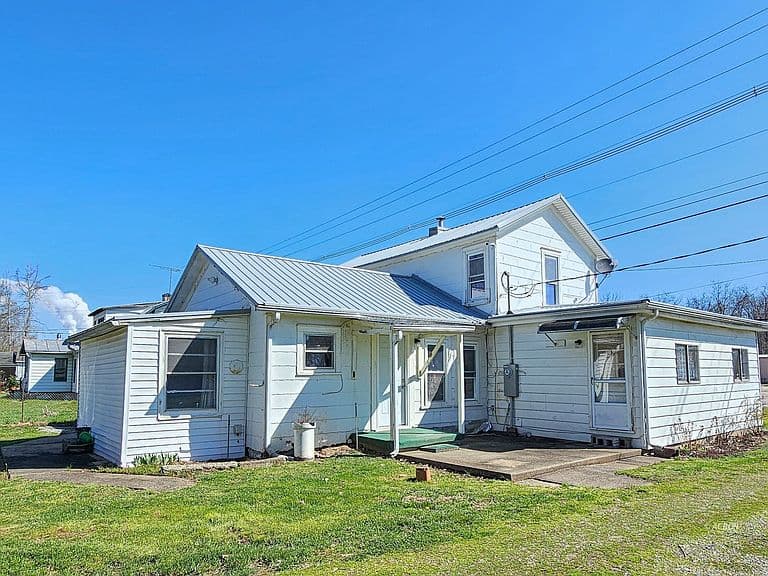 Listing photo 2