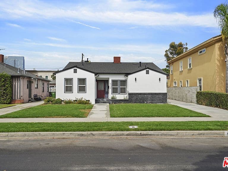 Listing photo 4