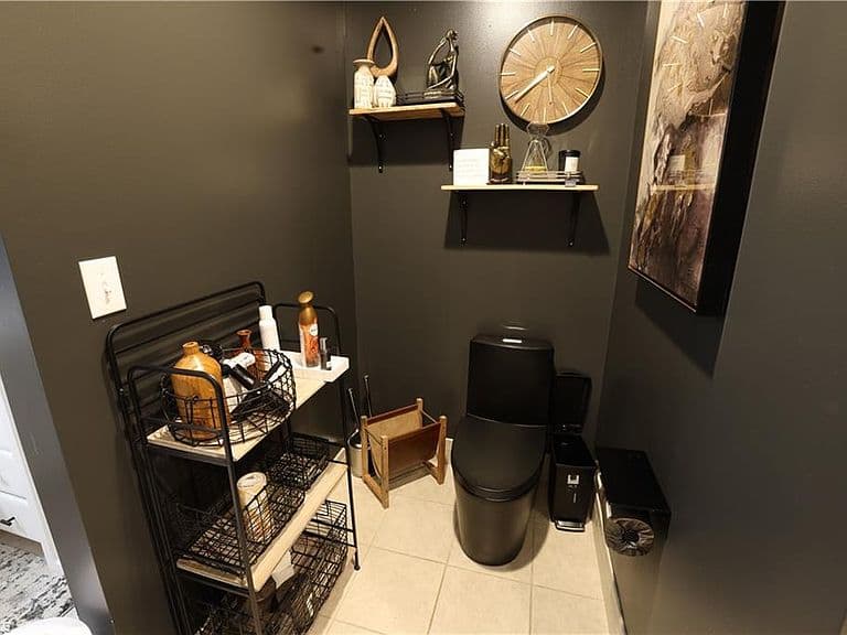 Listing photo 5