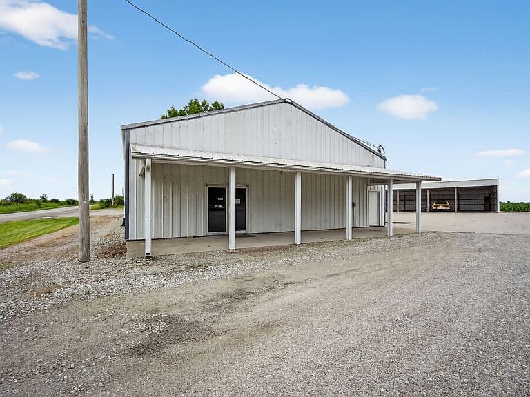 Listing photo 4
