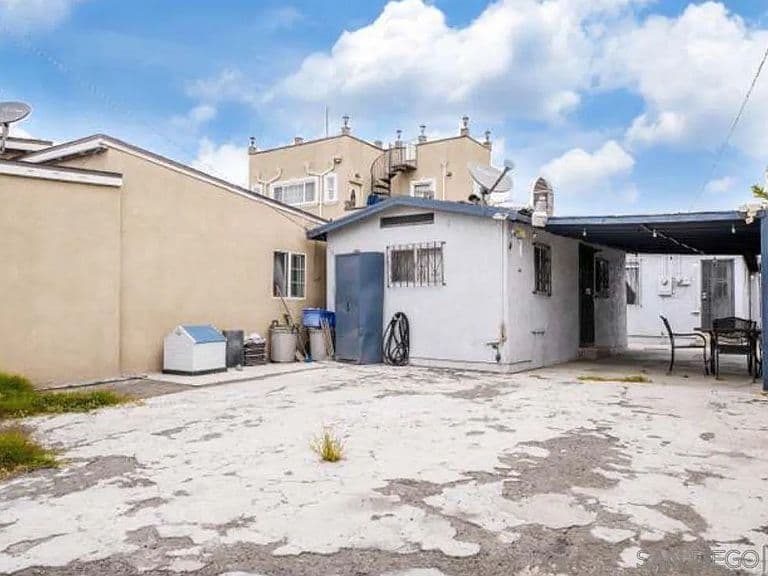 Listing photo 3