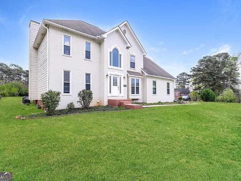 Listing photo 2
