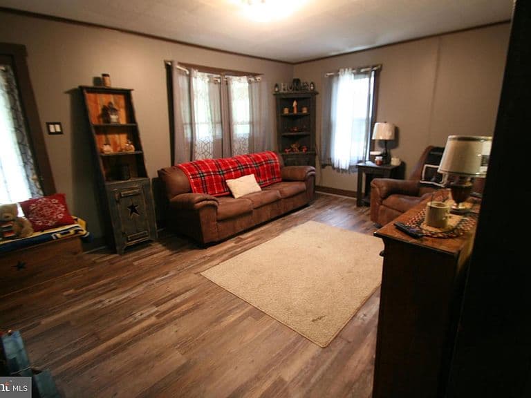Listing photo 5