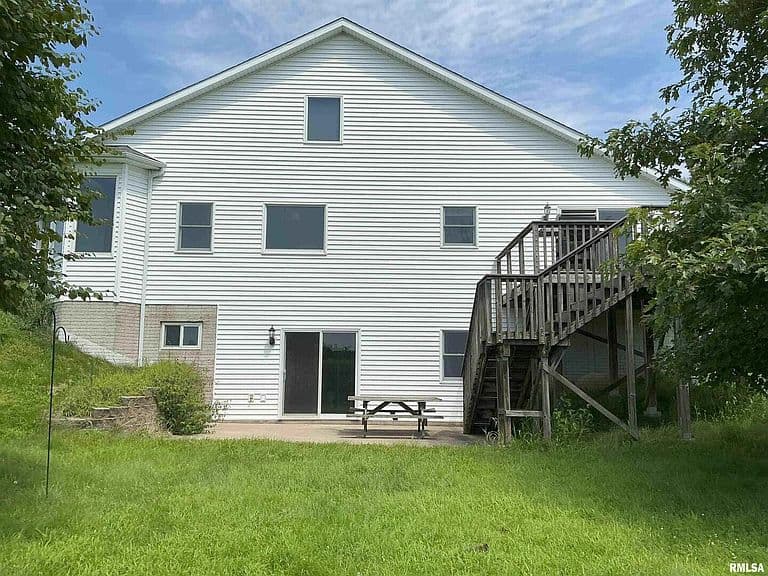 Listing photo 4