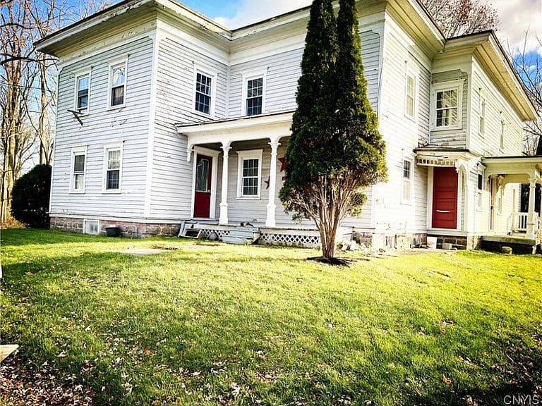 Listing photo 3