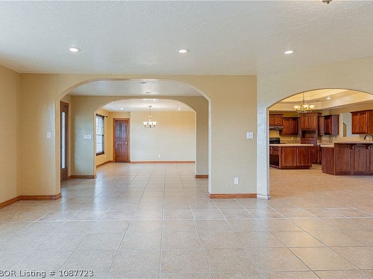 Listing photo 5
