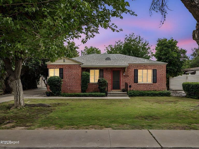 Listing photo 3
