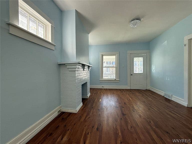 Listing photo 5