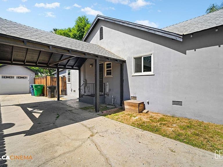 Listing photo 5