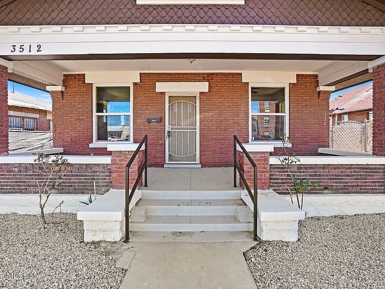 Listing photo 2