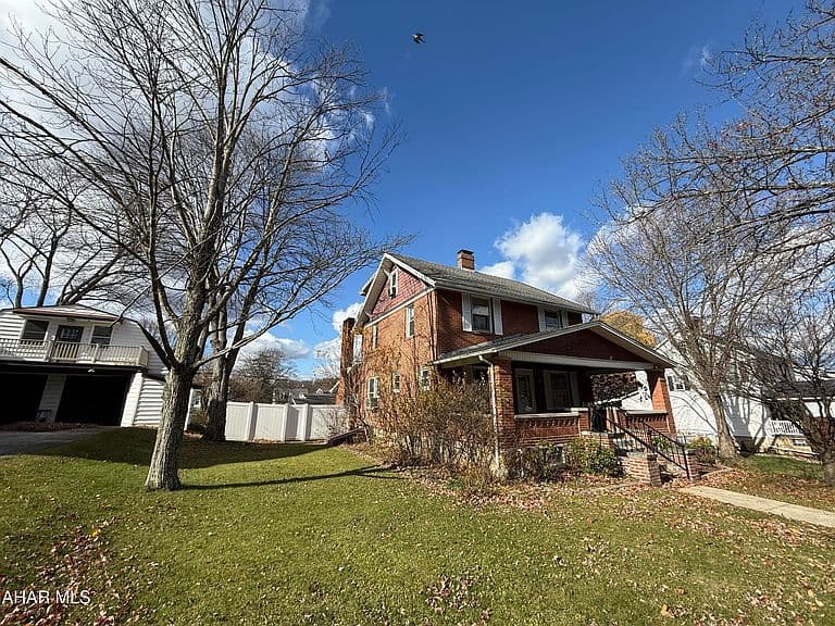 Listing photo 3
