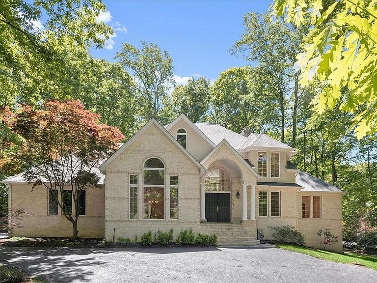Listing photo 4