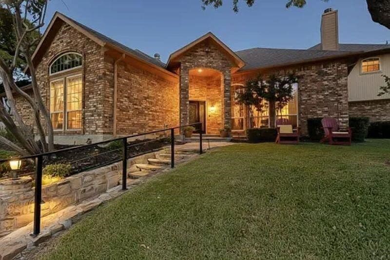 Primary listing photo