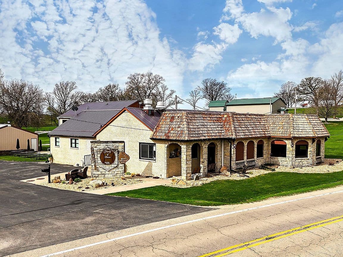 Primary listing photo