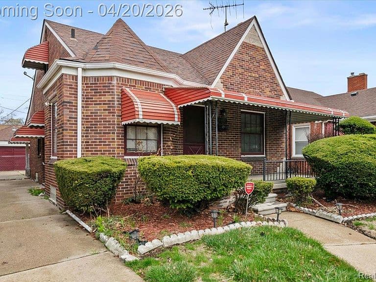 Listing photo 2