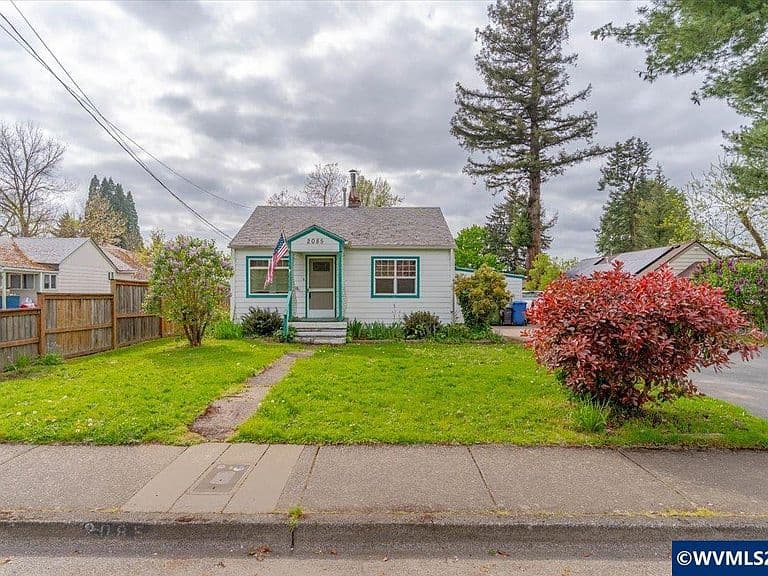 Listing photo 2