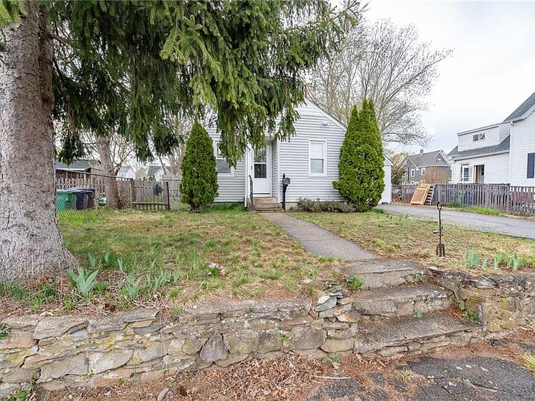 Listing photo 3