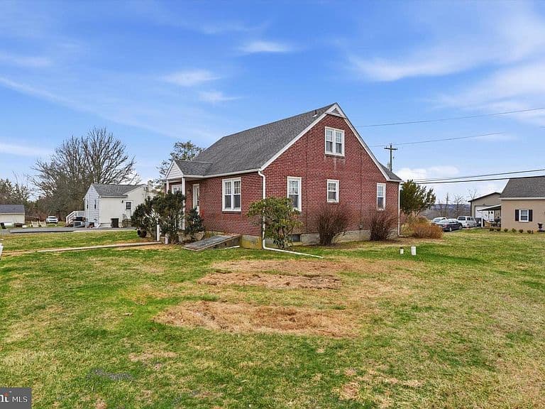 Listing photo 4