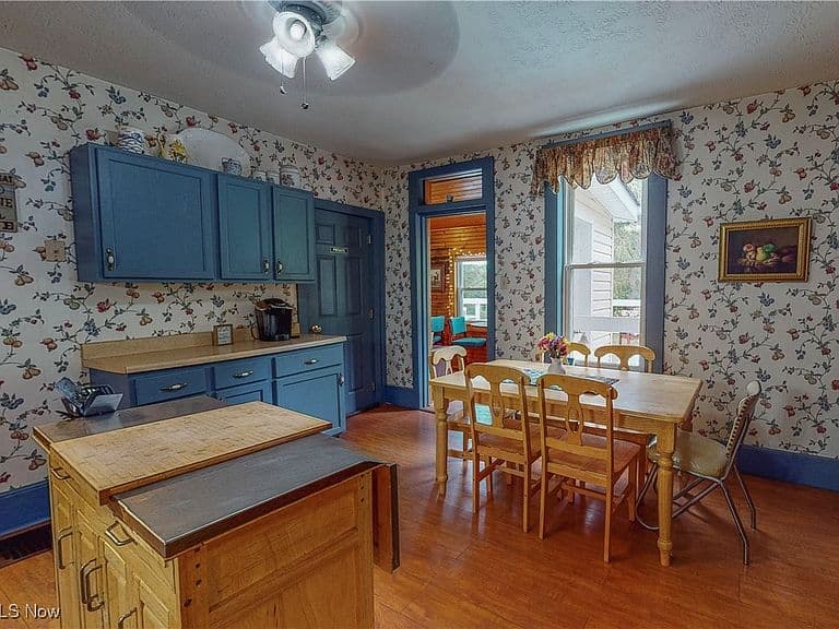 Listing photo 5