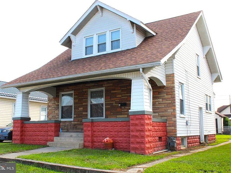 Listing photo 3