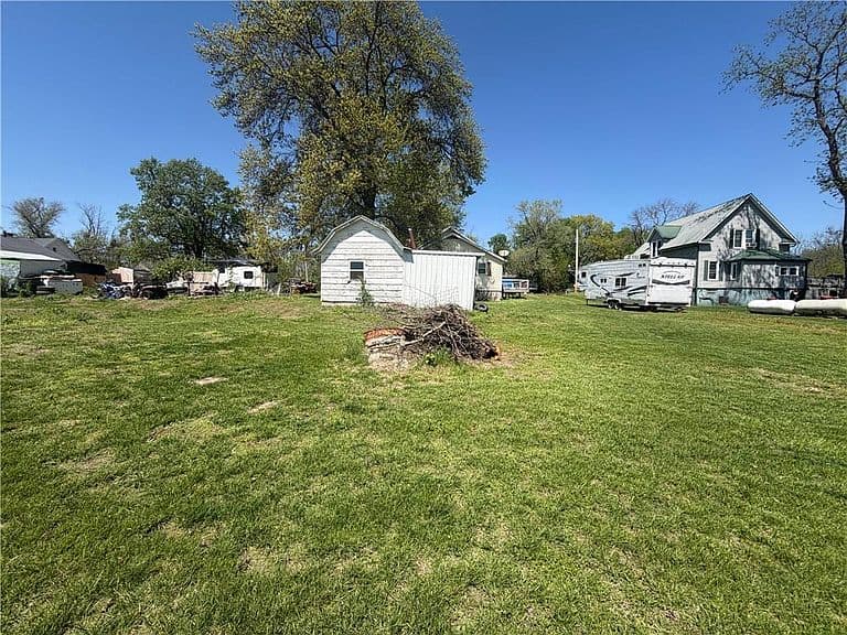 Listing photo 5