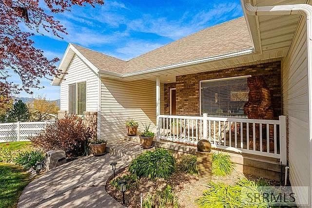 Listing photo 3