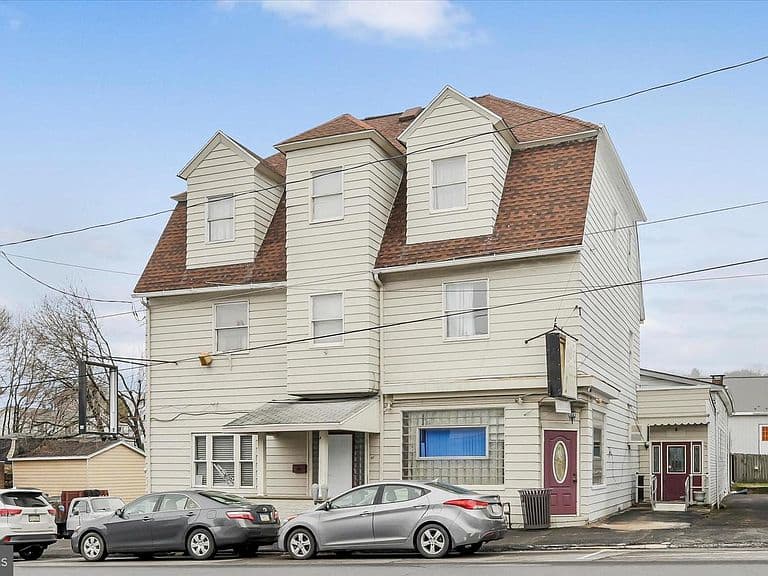 Listing photo 2
