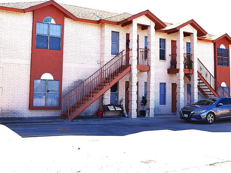 Listing photo 5
