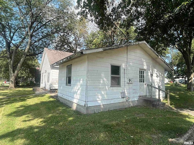 Listing photo 2