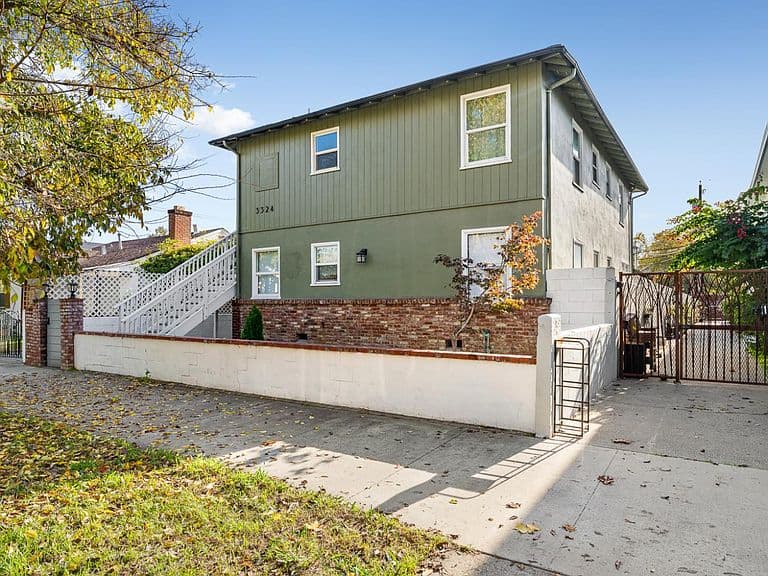 Listing photo 3