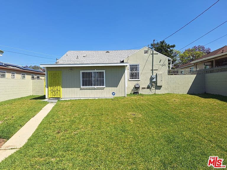 Listing photo 3