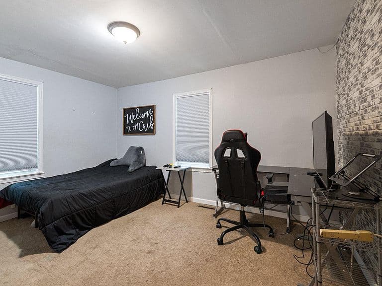 Listing photo 5