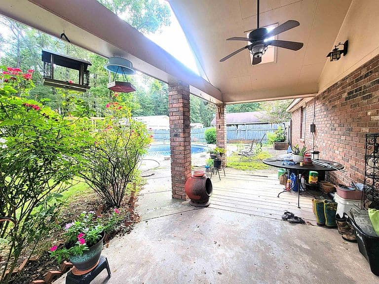 Listing photo 5