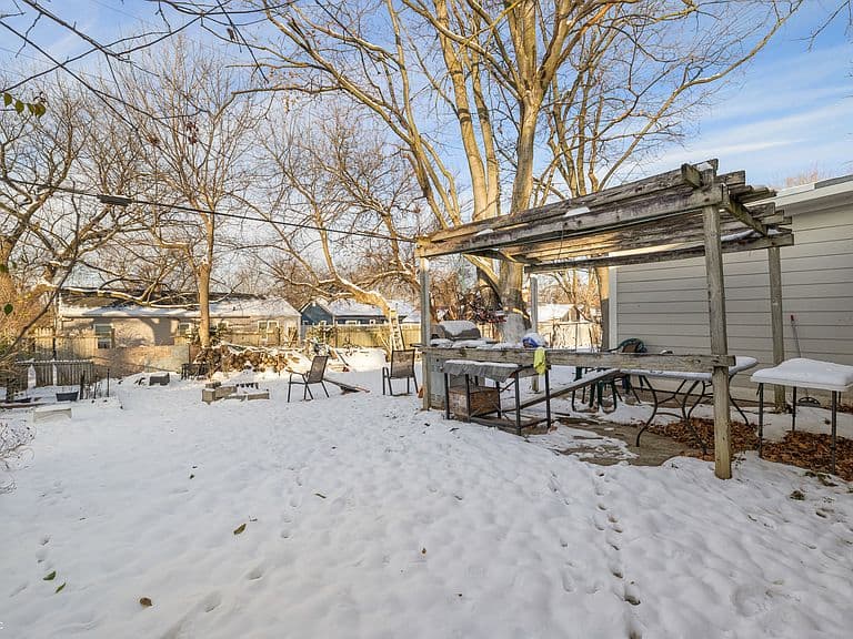 Listing photo 4