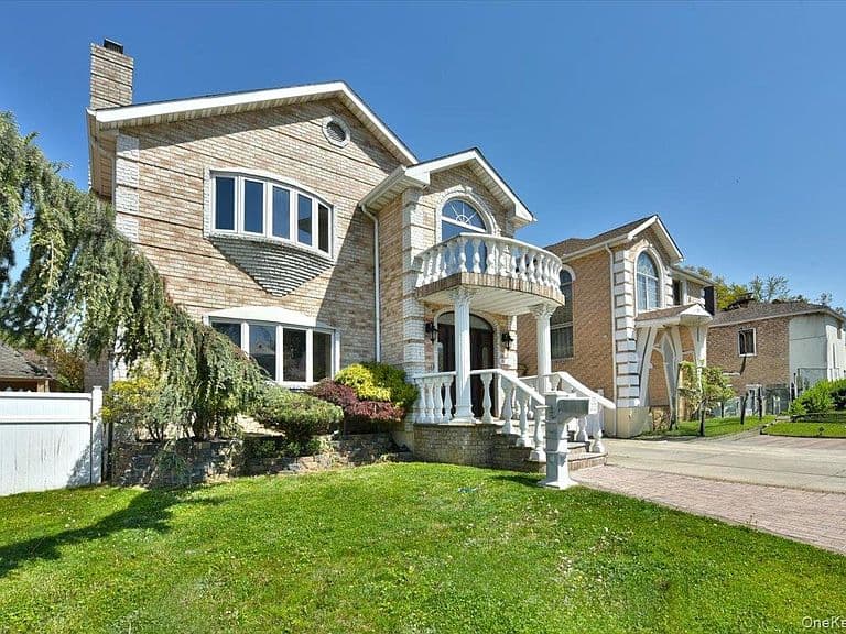 Listing photo 3