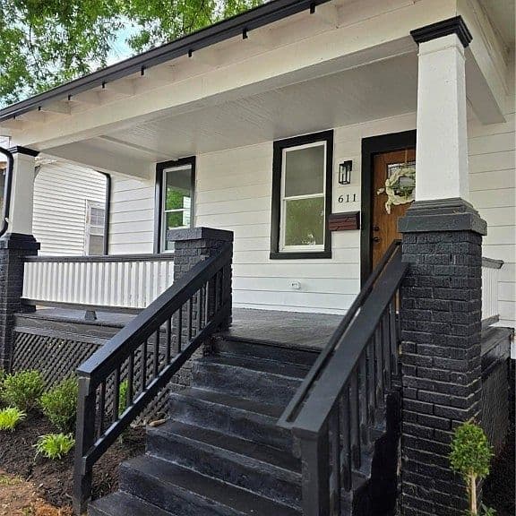 Listing photo 2