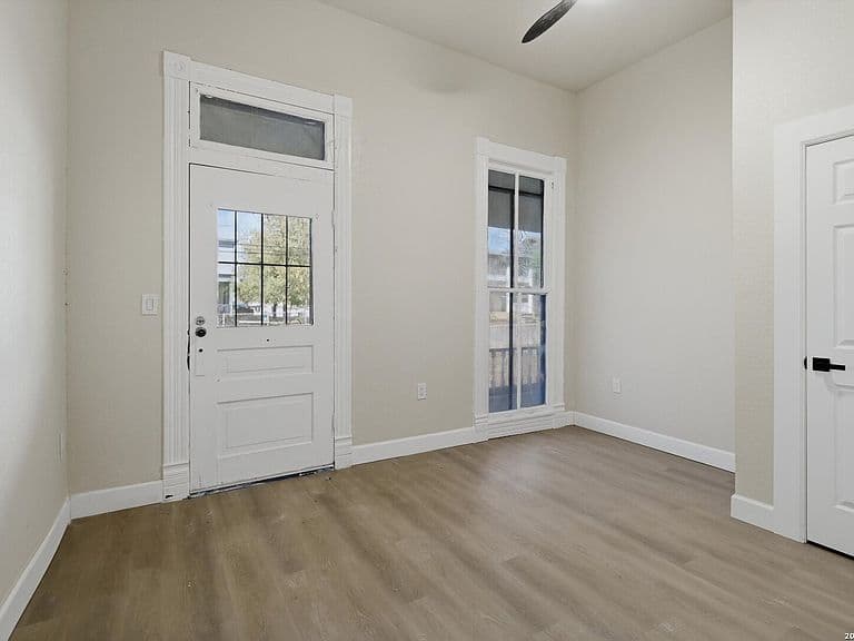 Listing photo 5