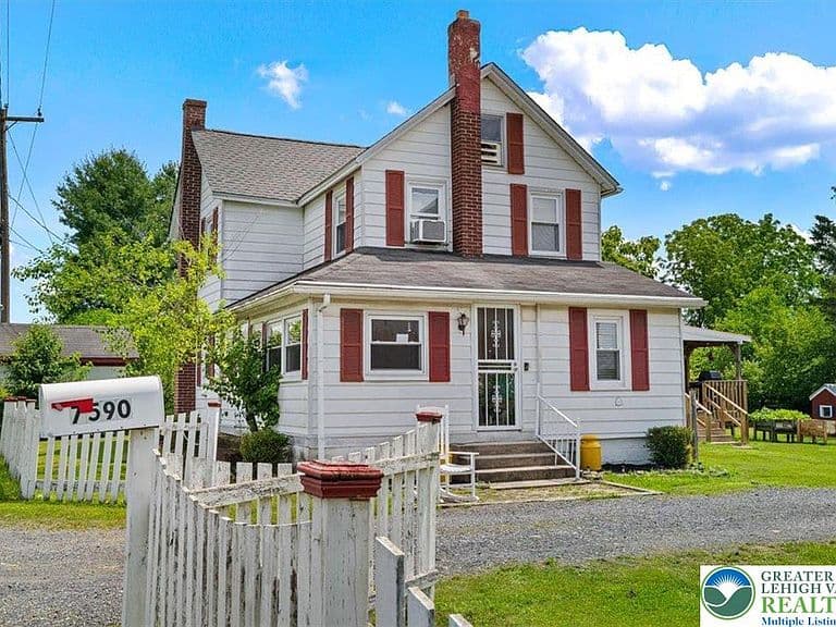 Listing photo 5