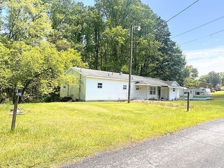Listing photo 5