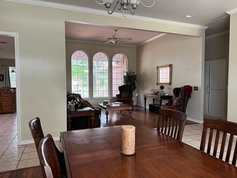 Listing photo 5