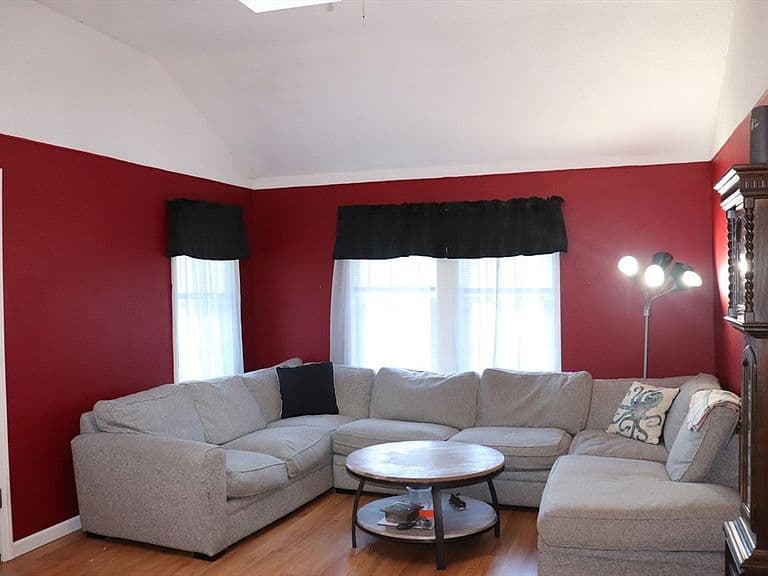Listing photo 5