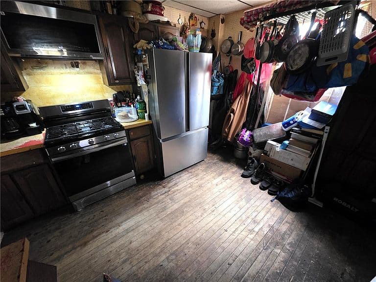 Listing photo 5