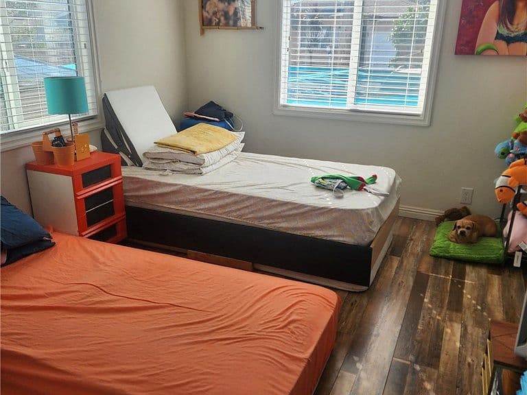Listing photo 5