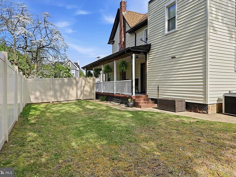 Listing photo 5