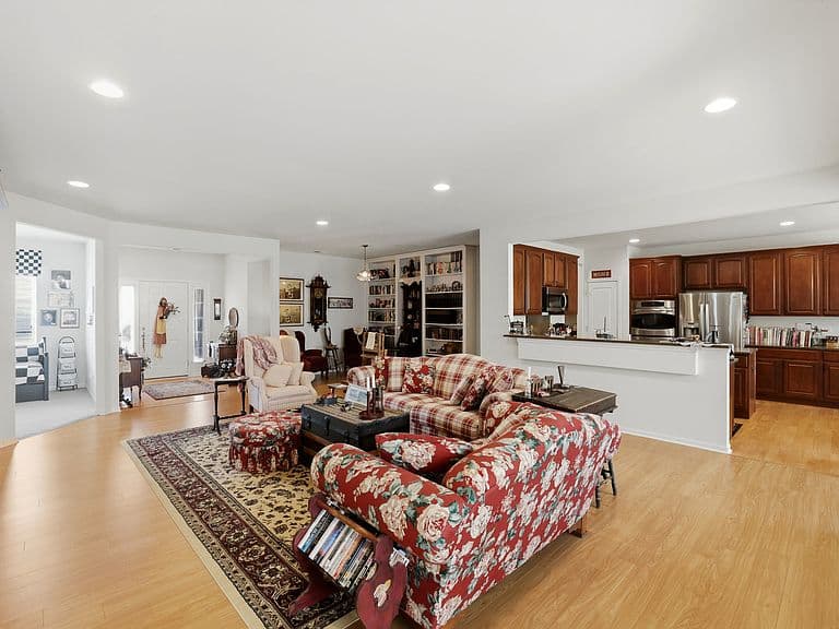 Listing photo 4
